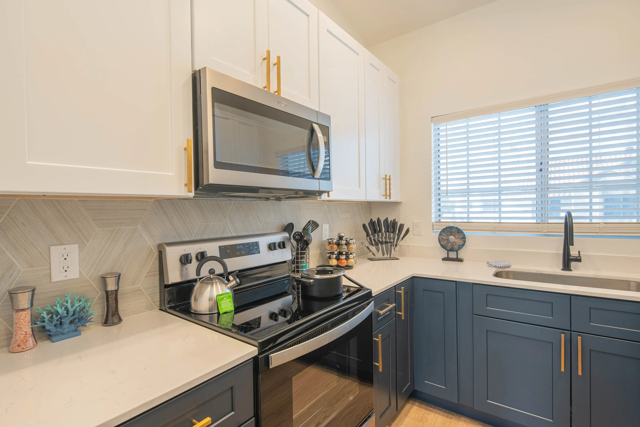 Condo in Scottsdale property photo 3