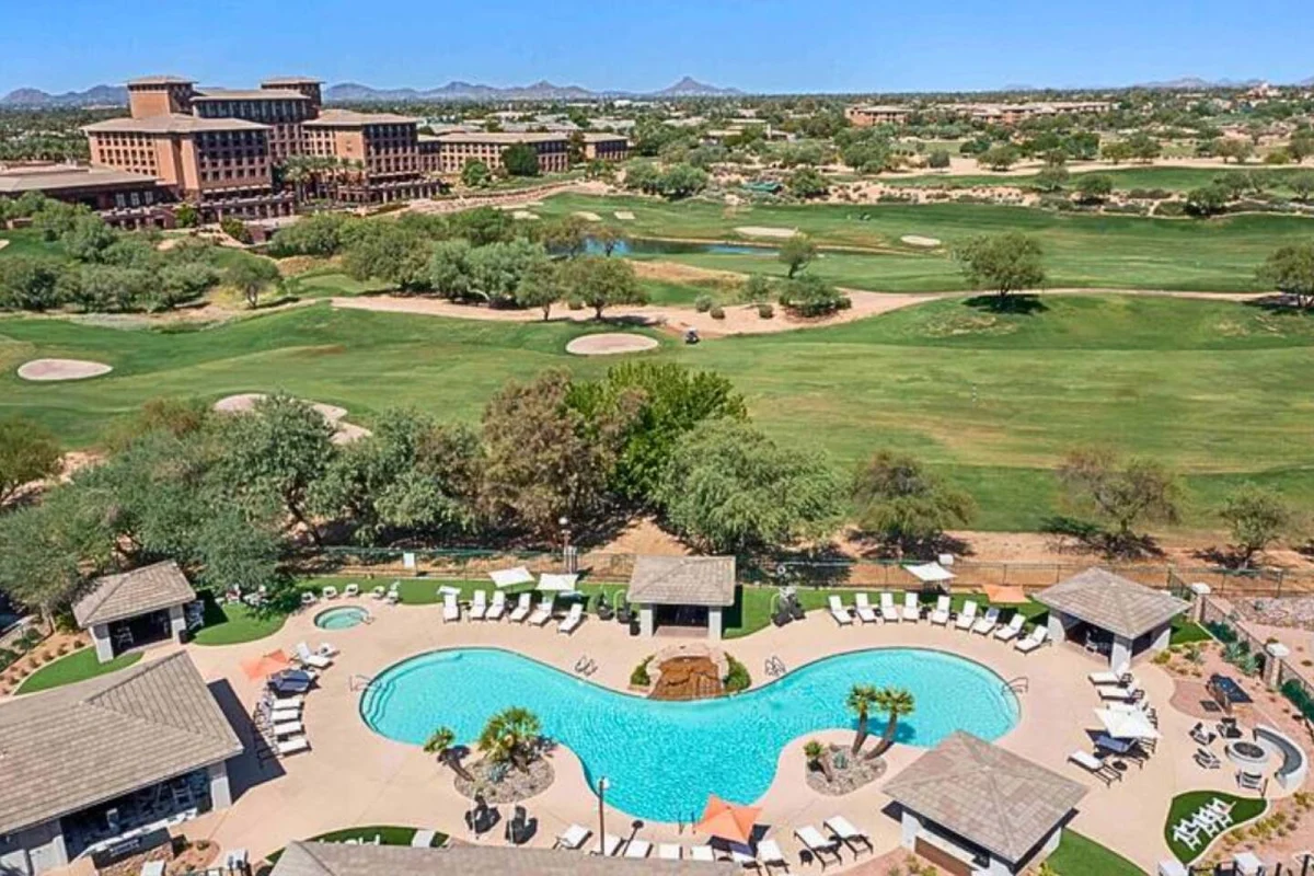Condo in Scottsdale property photo 3