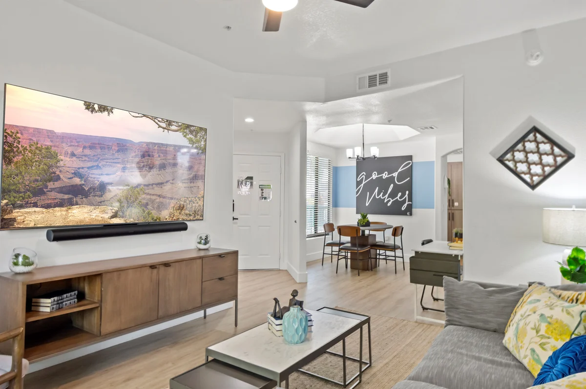 Condo in Scottsdale property photo 2