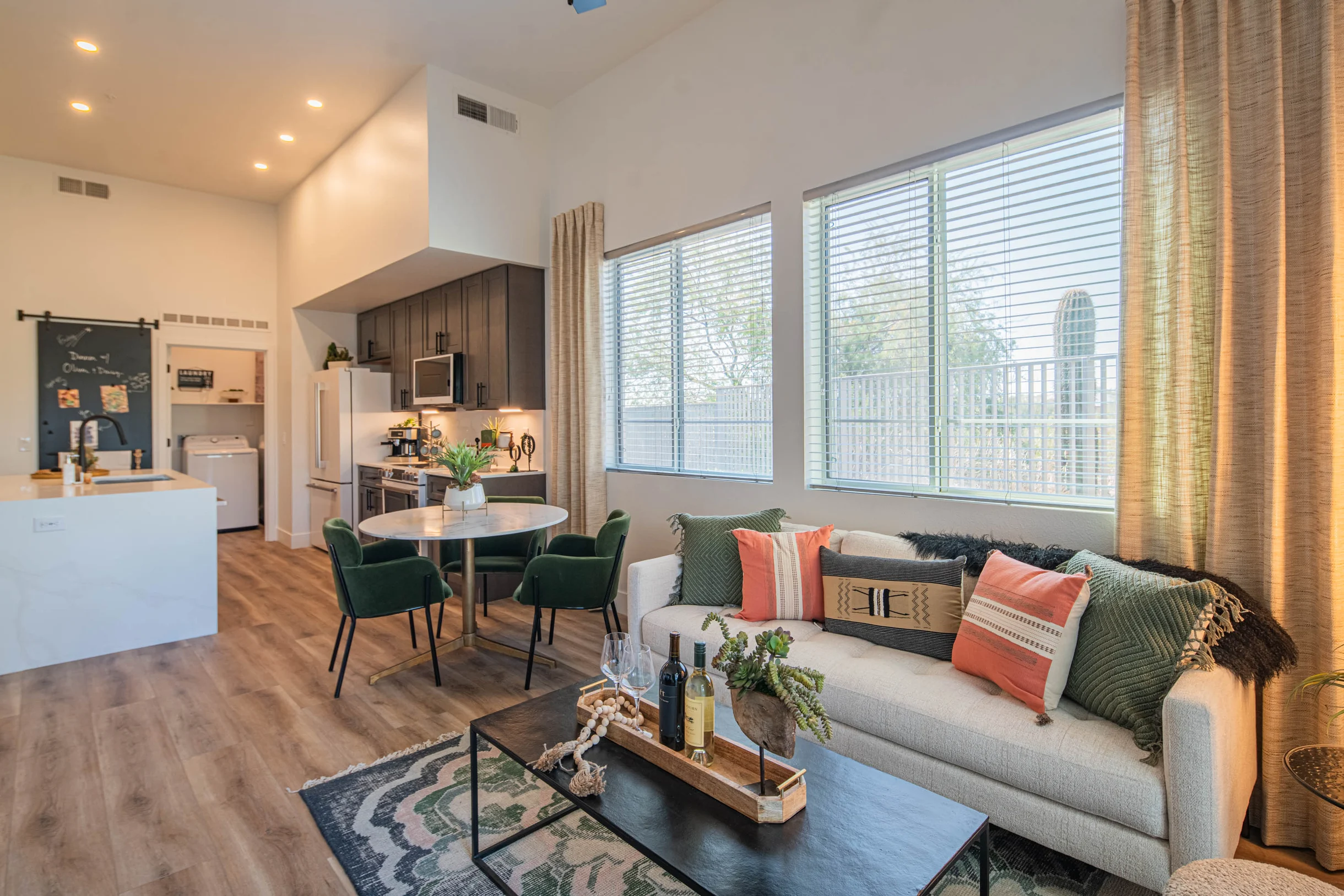 Condo in Phoenix property photo 5