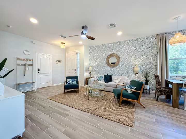 3BR Villa in Gated Oviedo Near UCF & Orlando