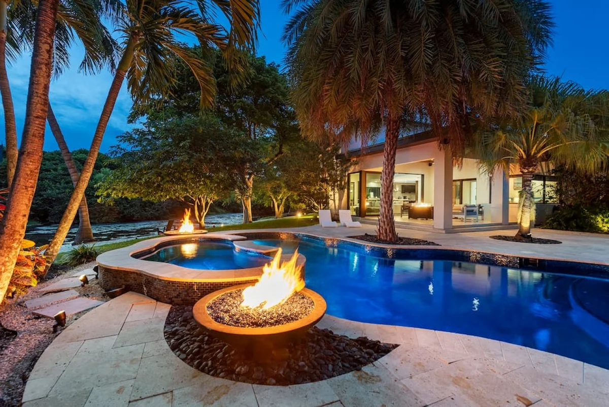 Lux Villa with pool on the water / Beach Access! #88