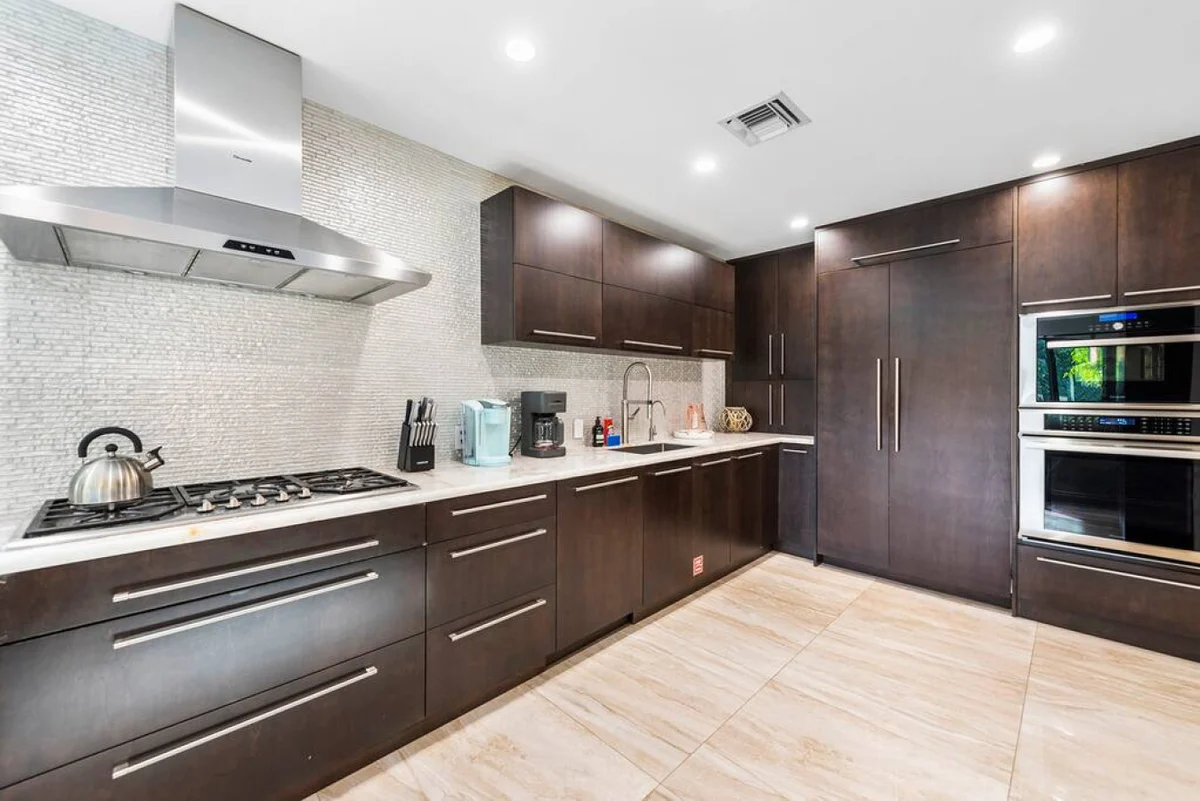 Lux Villa with pool on the water / Beach Access! #124