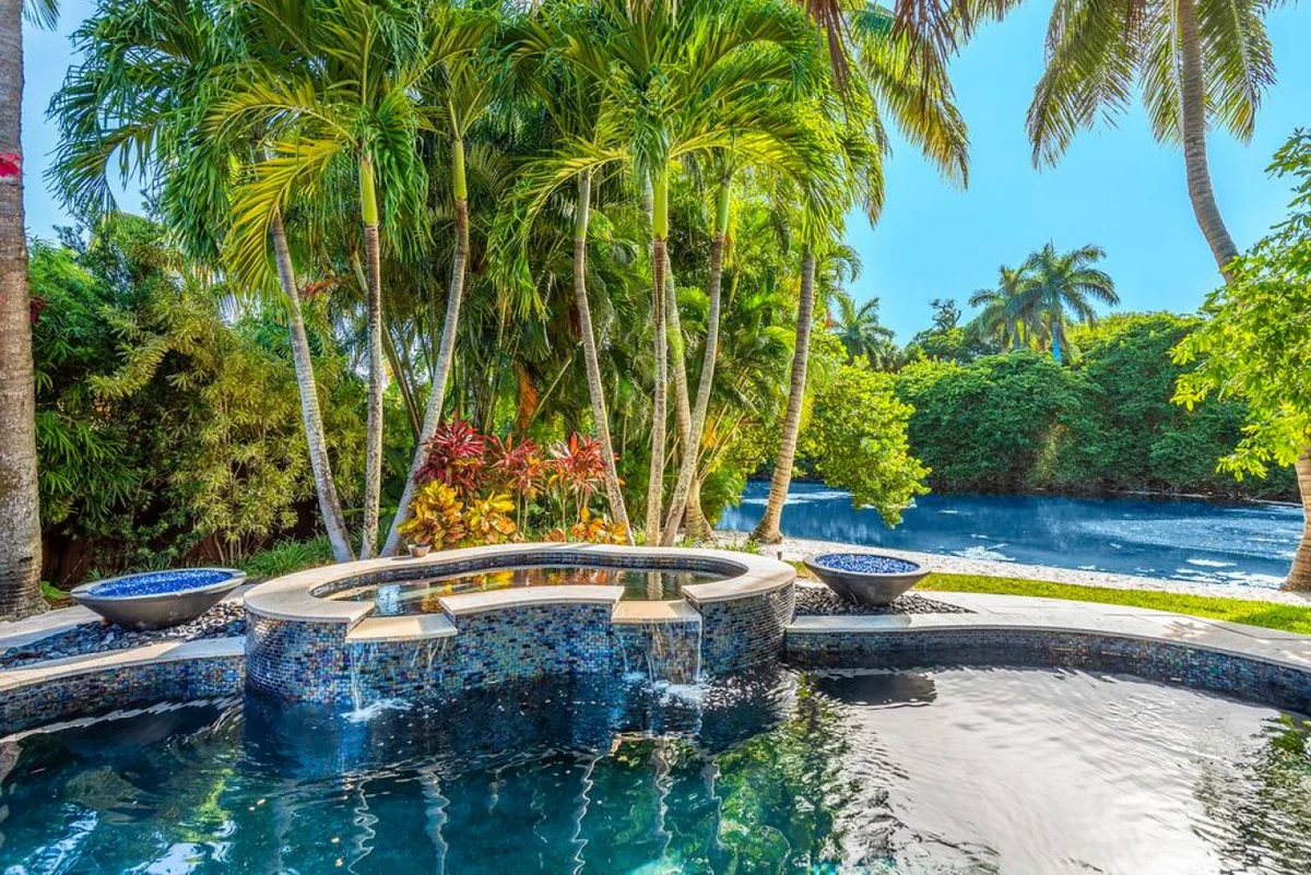 Lux Villa with pool on the water / Beach Access! #92