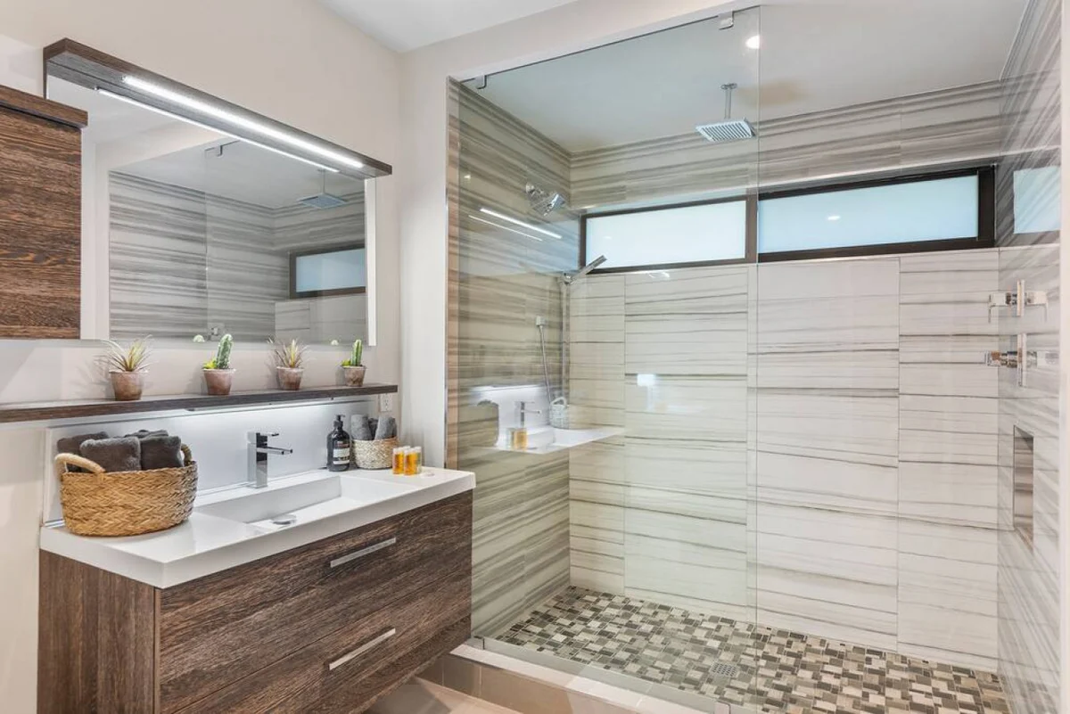 Lux Villa with pool on the water / Beach Access! #132