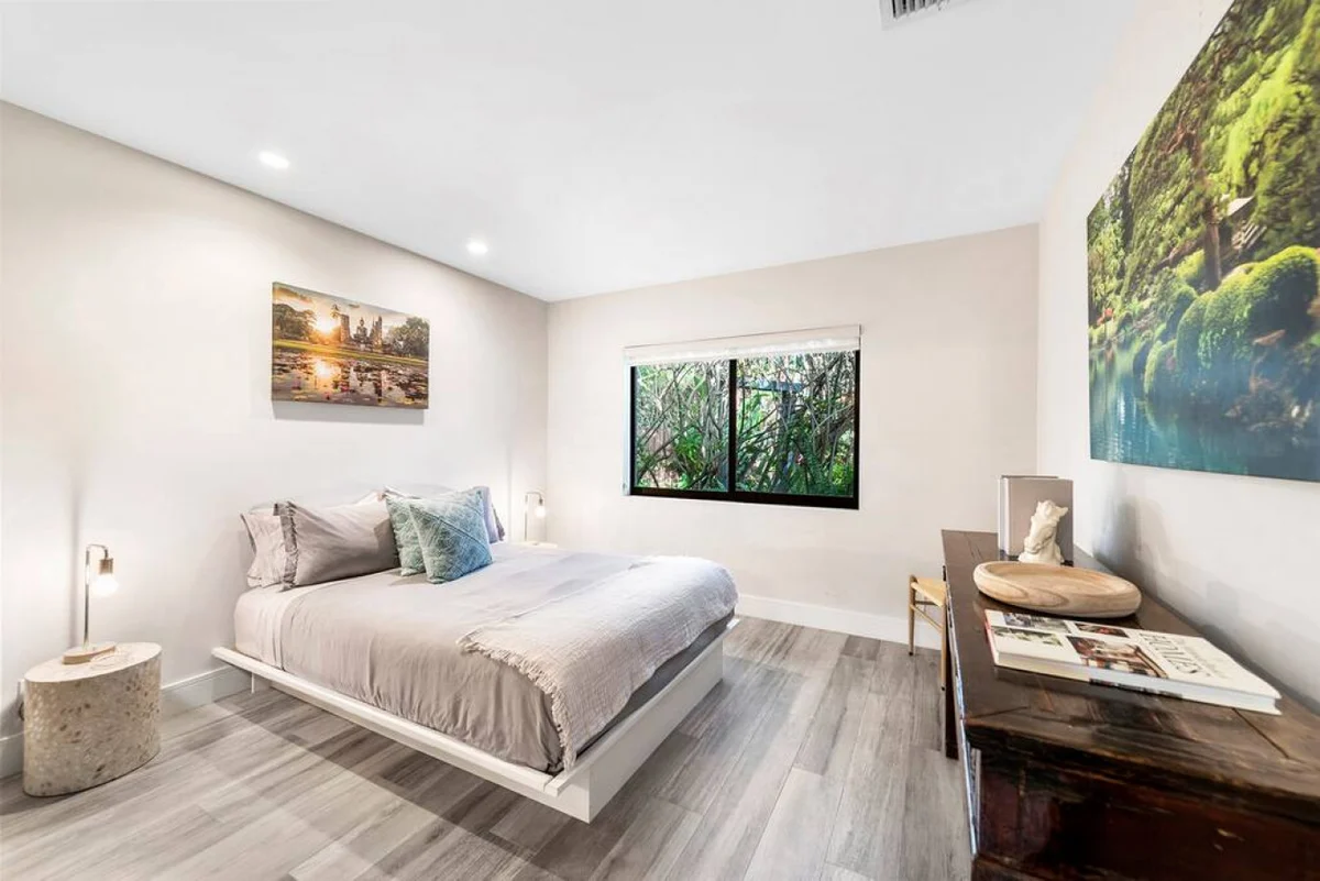 Lux Villa with pool on the water / Beach Access! #109