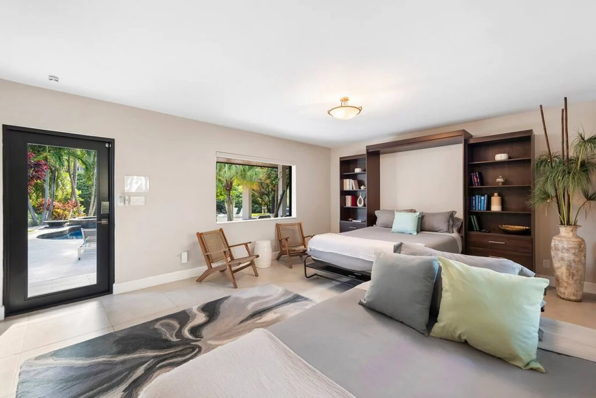 Lux Villa with pool on the water / Beach Access! #112