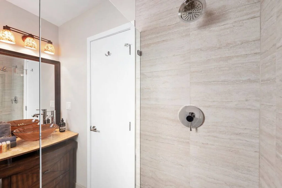 Lux Villa with pool on the water / Beach Access! #111