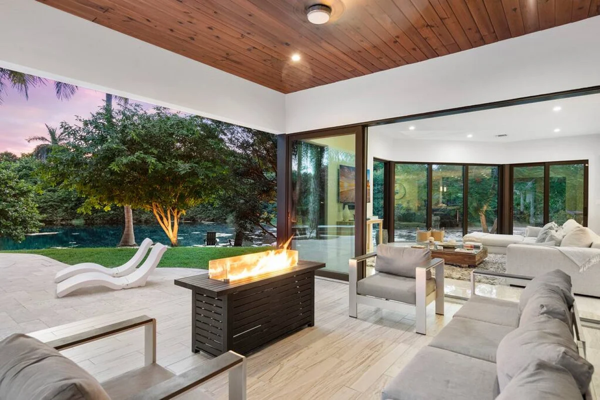 Lux Villa with pool on the water / Beach Access! #131