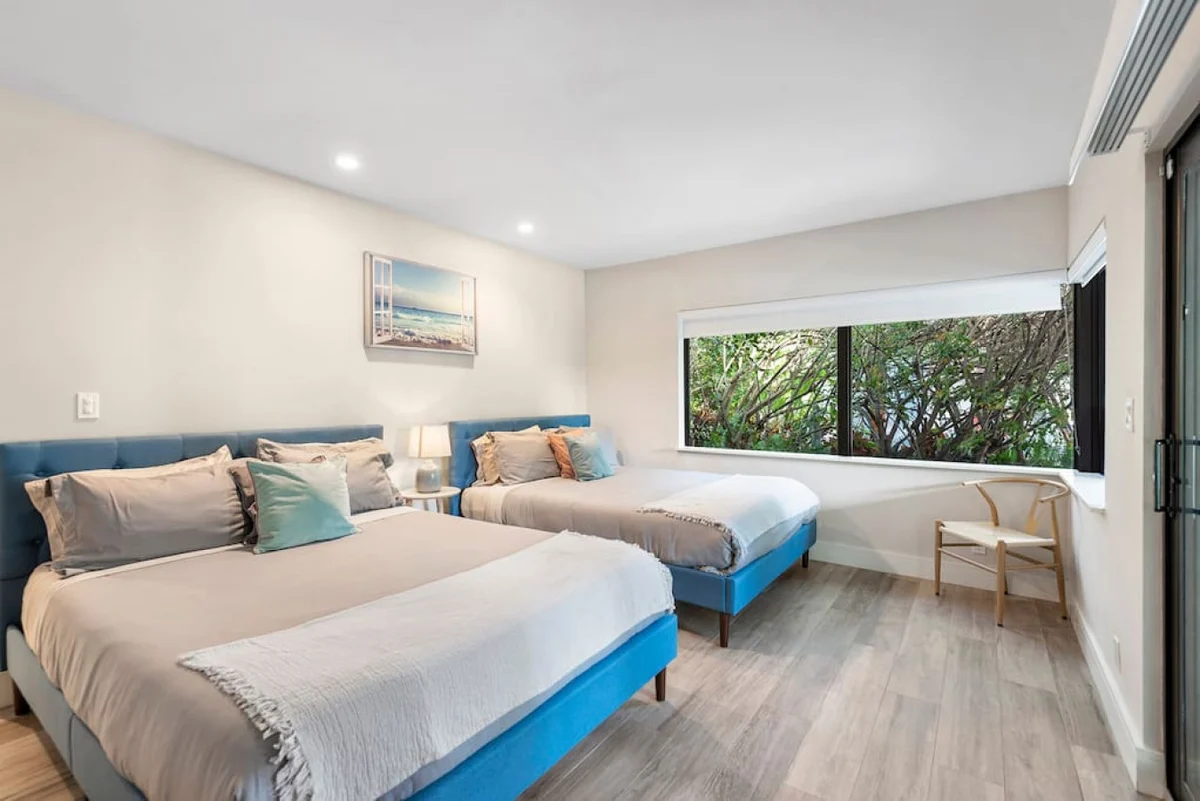 Lux Villa with pool on the water / Beach Access! #117