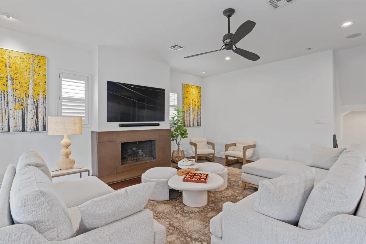 Downtown Oasis : Heated Pool : Spa : Outdoor Living/Dinning : Game Room #107