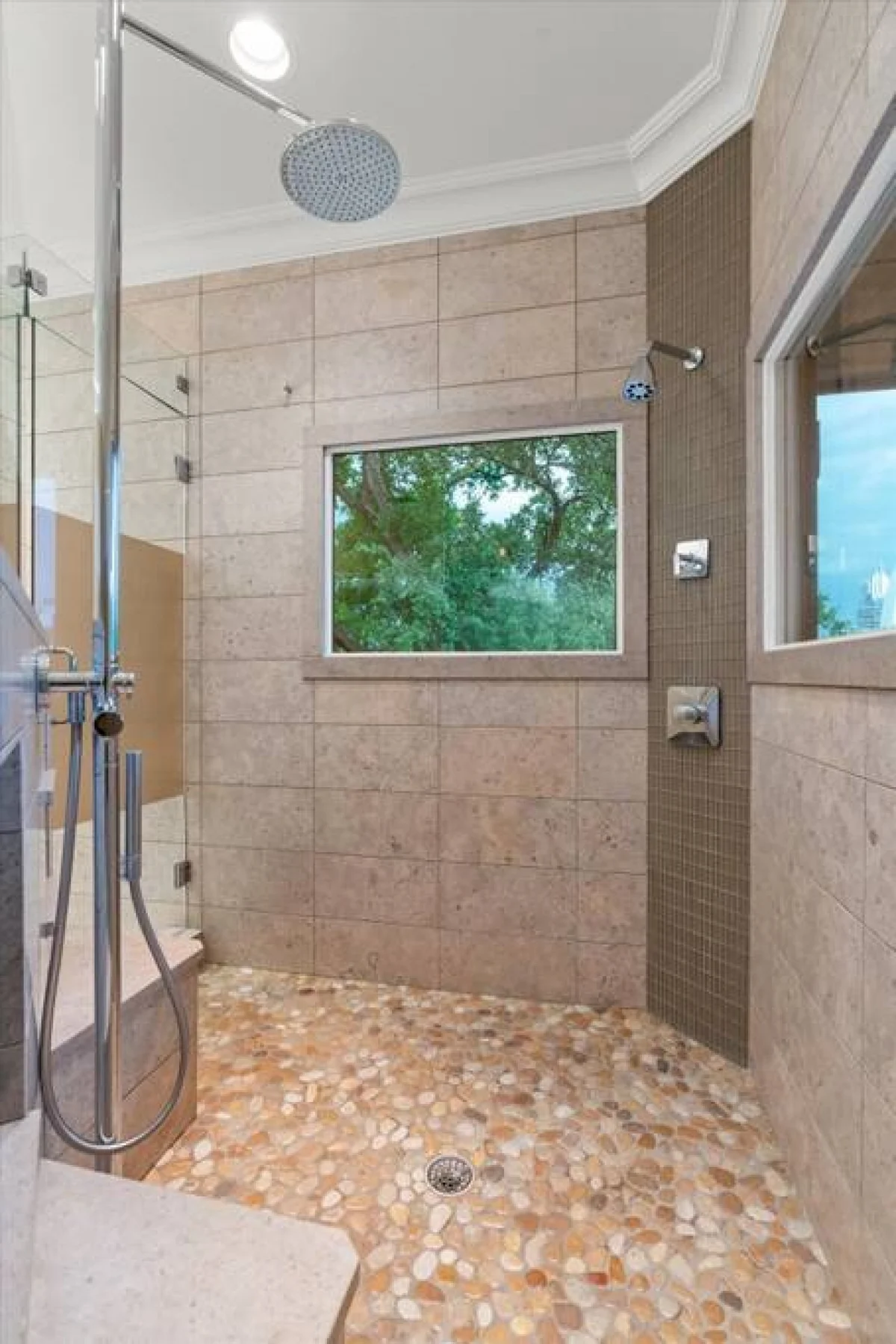 Downtown Oasis : Heated Pool : Spa : Outdoor Living/Dinning : Game Room #86