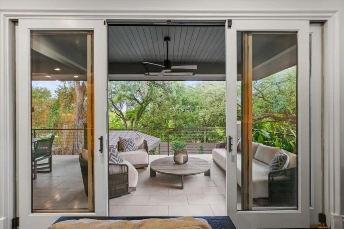 Downtown Oasis : Heated Pool : Spa : Outdoor Living/Dinning : Game Room #99