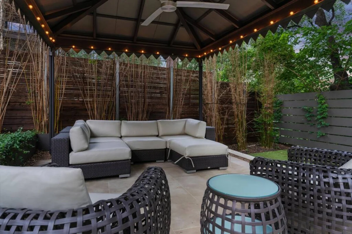 Downtown Oasis : Heated Pool : Spa : Outdoor Living/Dinning : Game Room #76