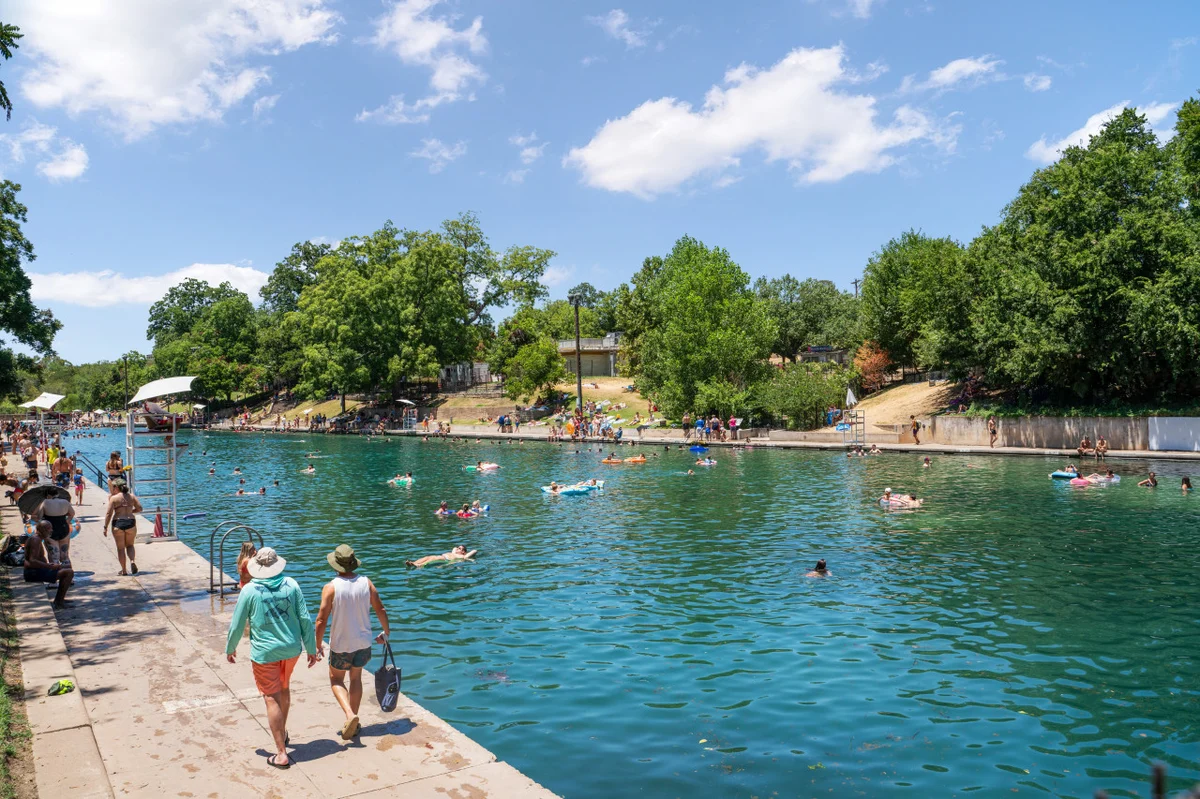 Downtown Oasis : Heated Pool : Spa : Outdoor Living/Dinning : Game Room #129