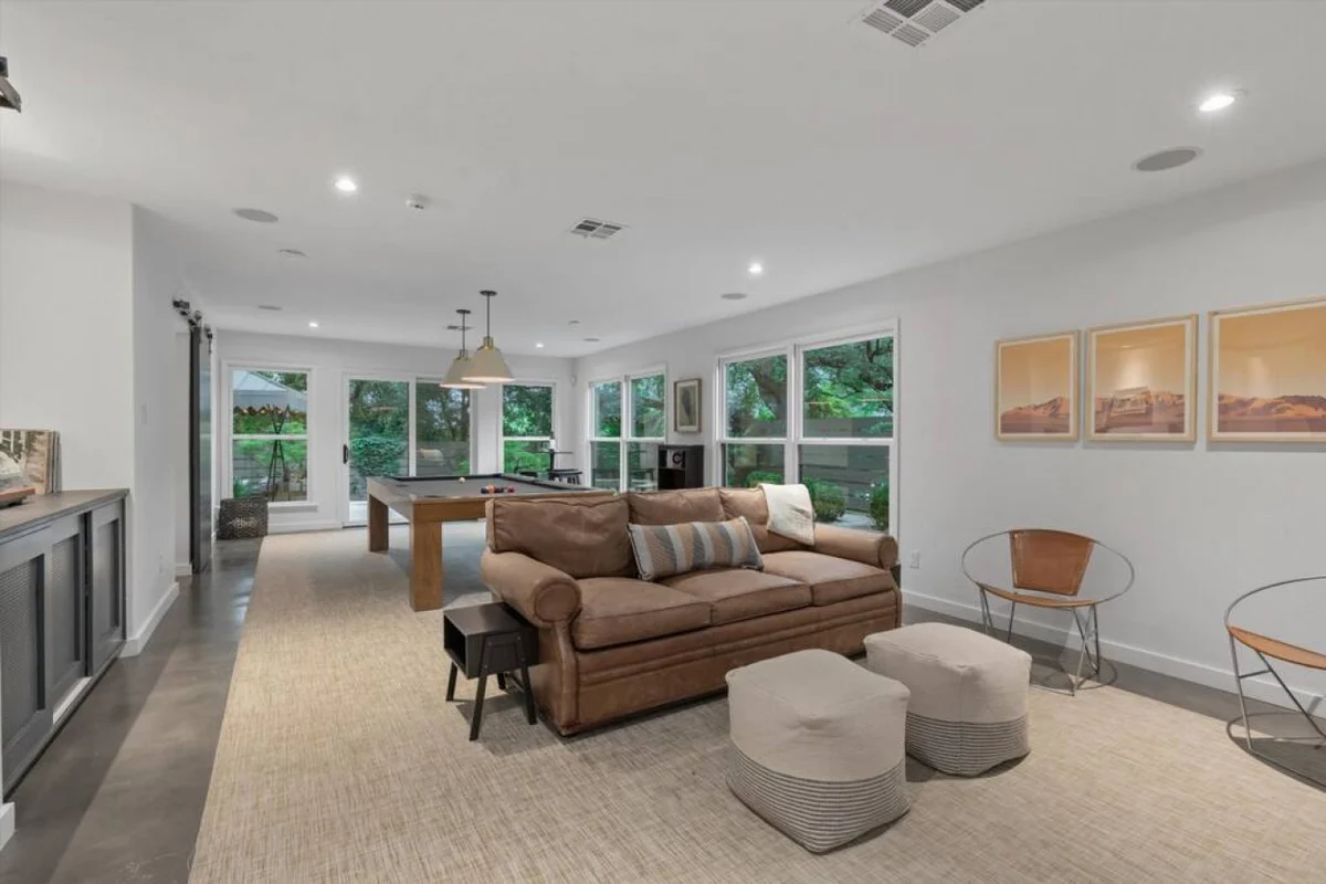 Downtown Oasis : Heated Pool : Spa : Outdoor Living/Dinning : Game Room #96