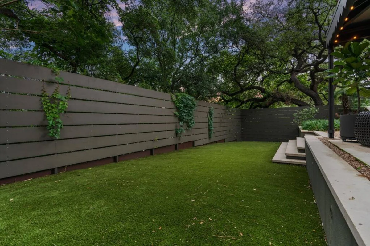 Downtown Oasis : Heated Pool : Spa : Outdoor Living/Dinning : Game Room #83
