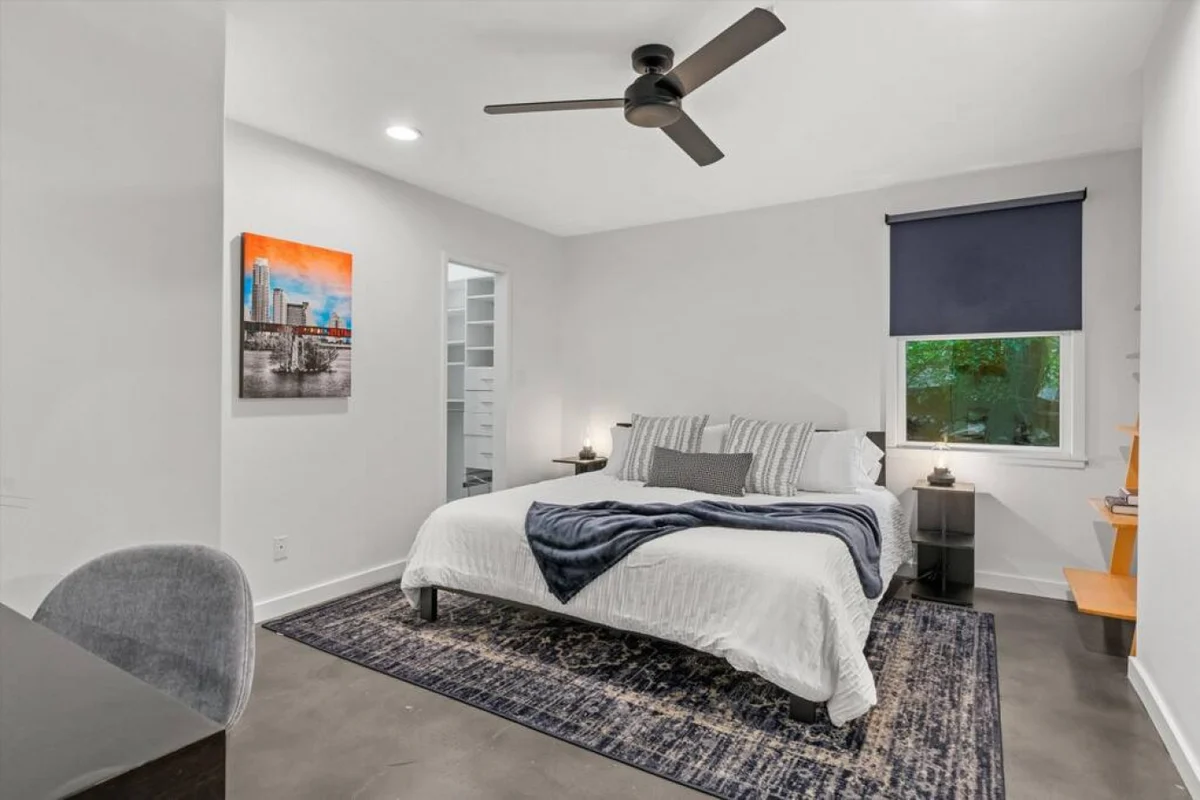 Downtown Oasis : Heated Pool : Spa : Outdoor Living/Dinning : Game Room #120