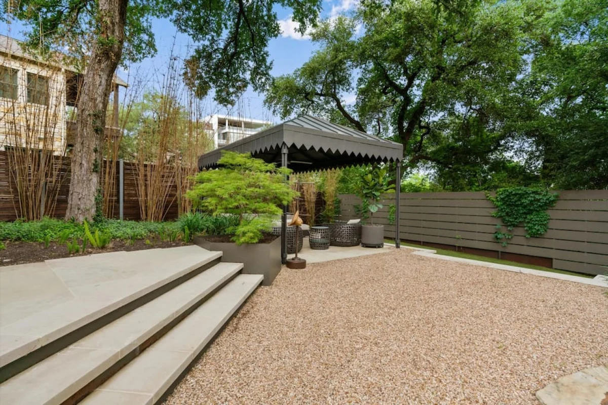 Downtown Oasis : Heated Pool : Spa : Outdoor Living/Dinning : Game Room #134