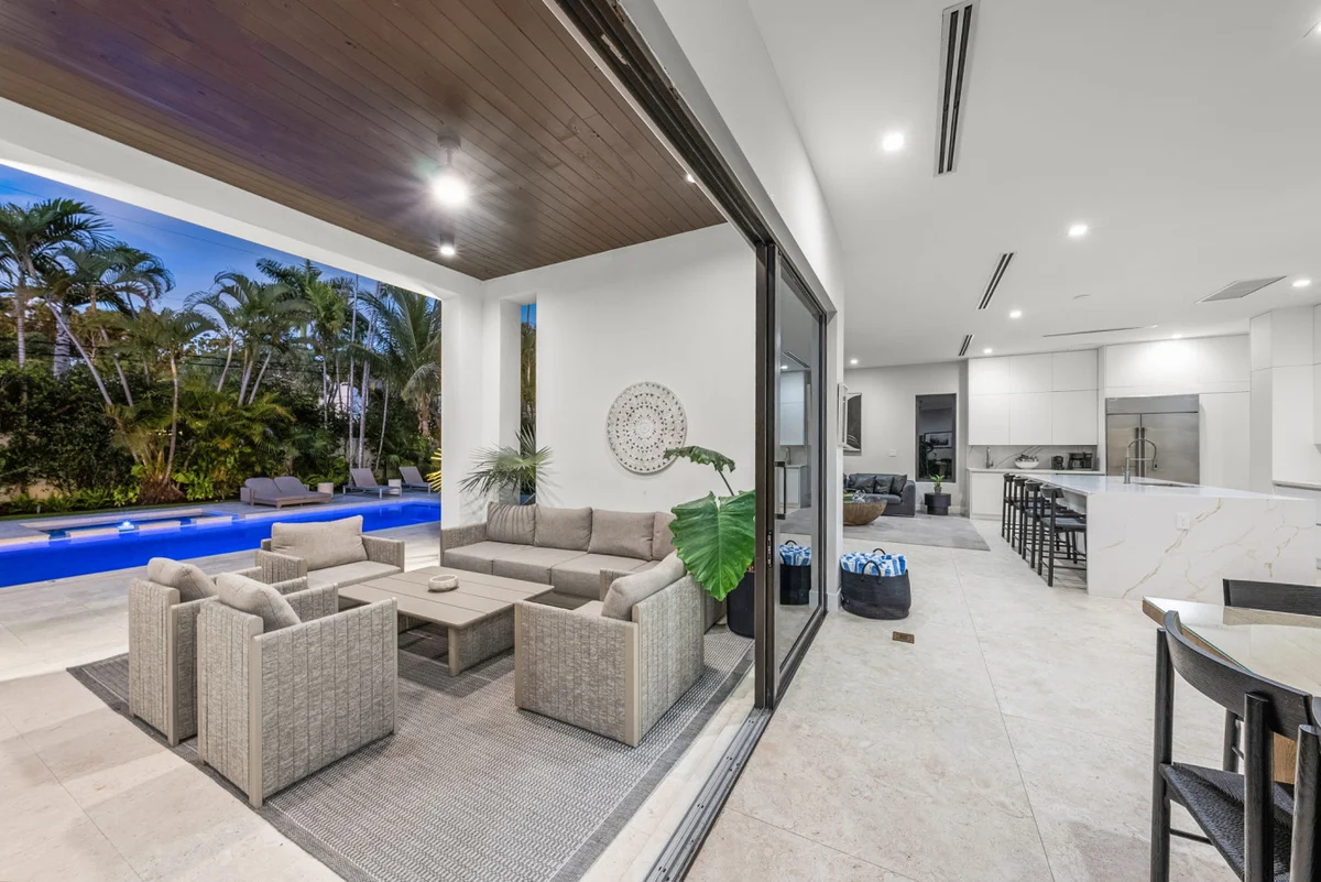 Brand new Villa with Pool/Jacuzzi/GameRoom #144