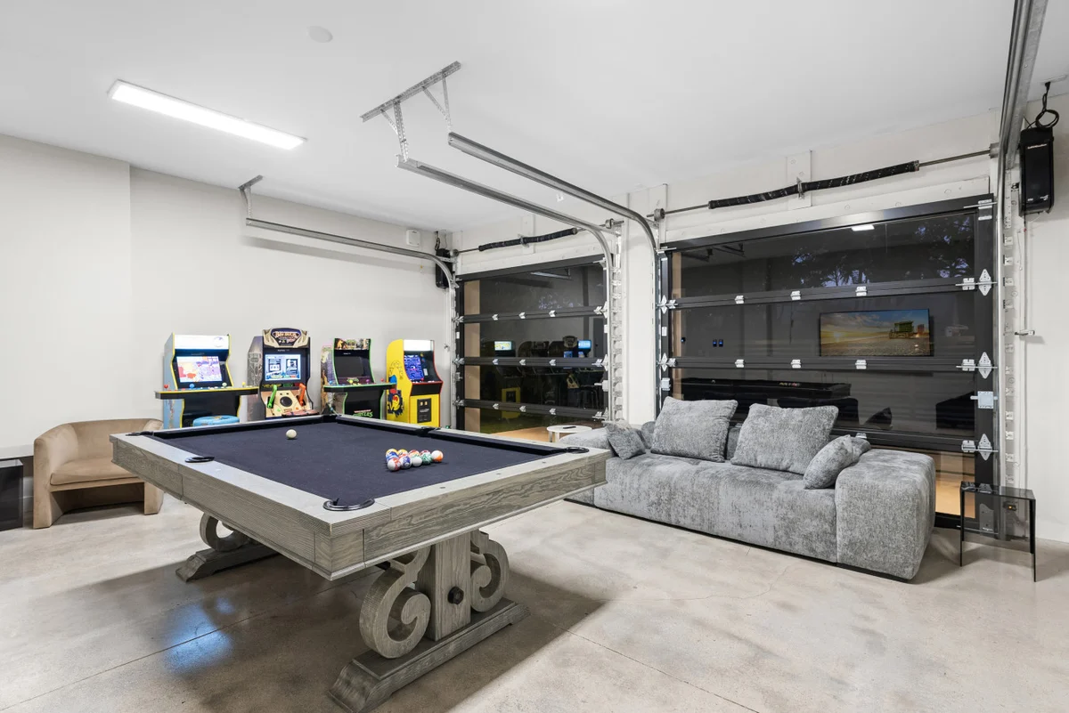 Brand new Villa with Pool/Jacuzzi/GameRoom #126