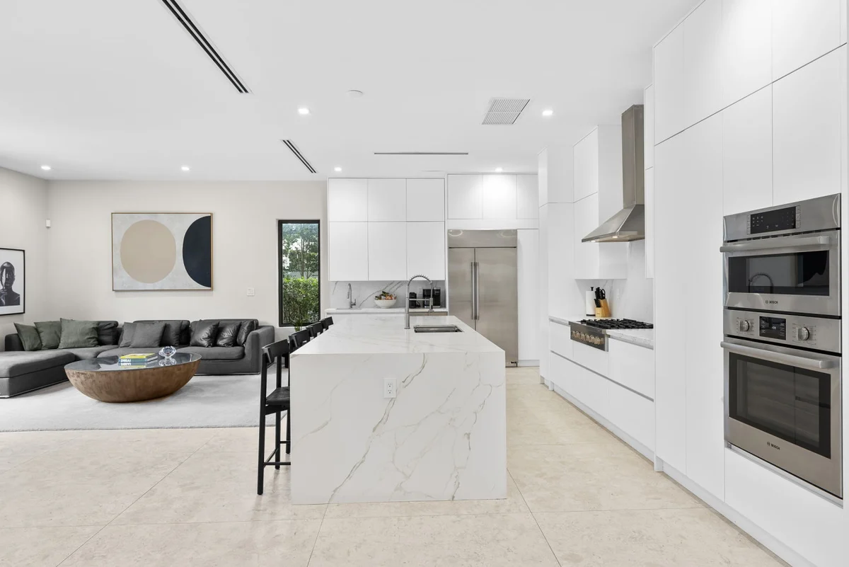Brand new Villa with Pool/Jacuzzi/GameRoom #135