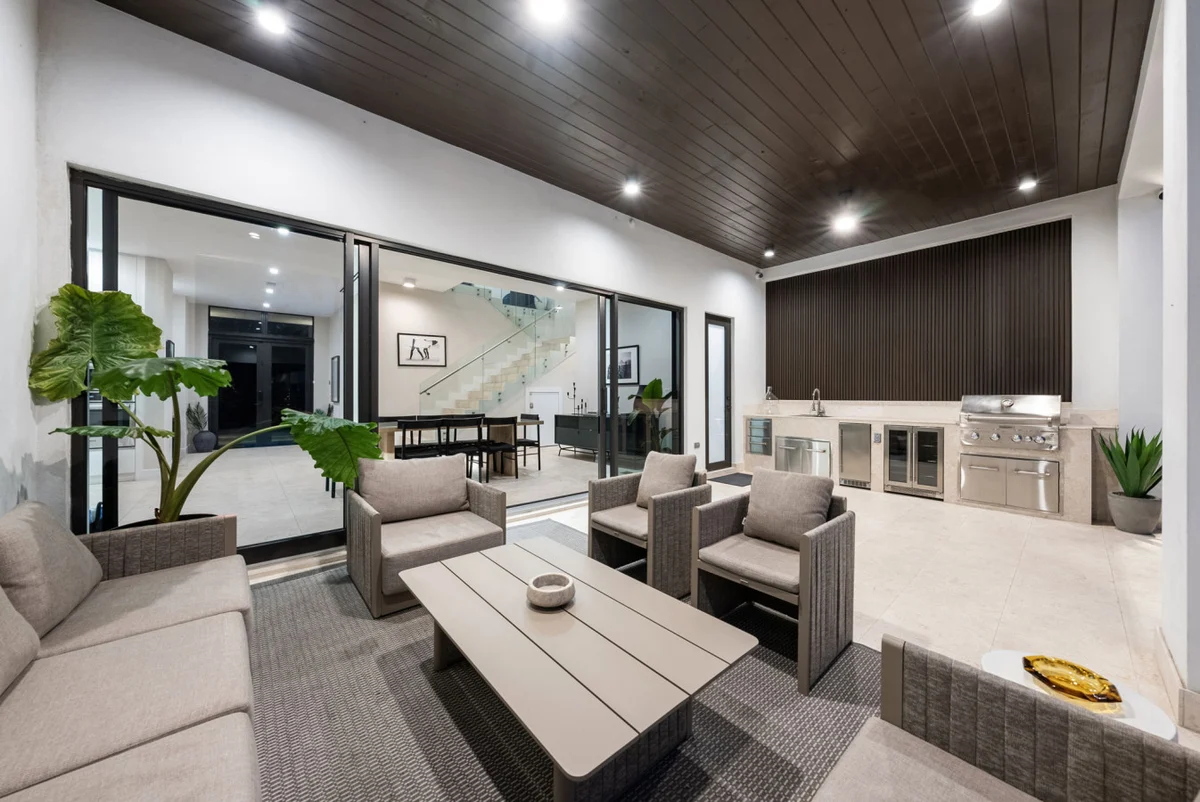Brand new Villa with Pool/Jacuzzi/GameRoom #125