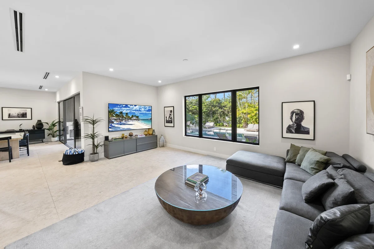 Brand new Villa with Pool/Jacuzzi/GameRoom #128
