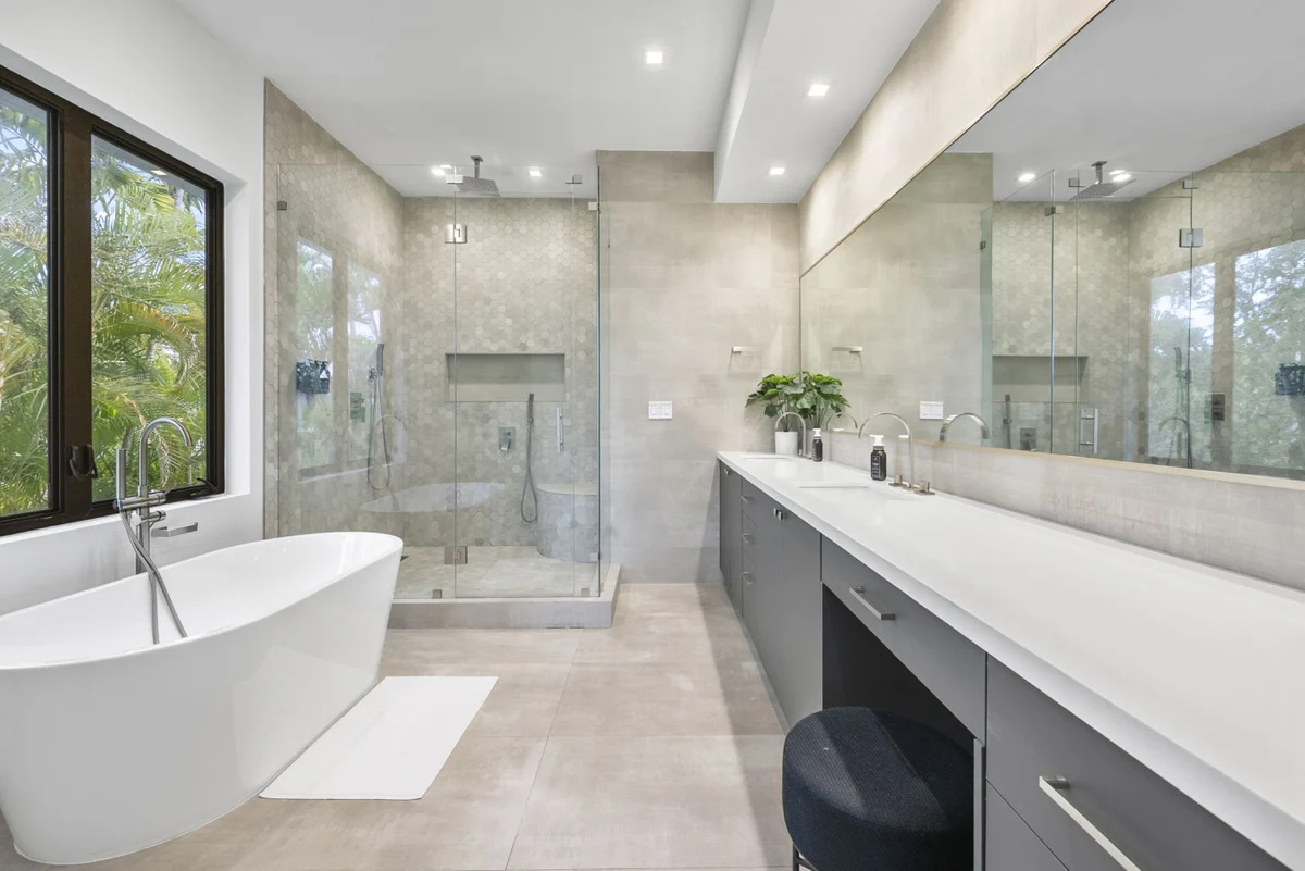 Brand new Villa with Pool/Jacuzzi/GameRoom #142