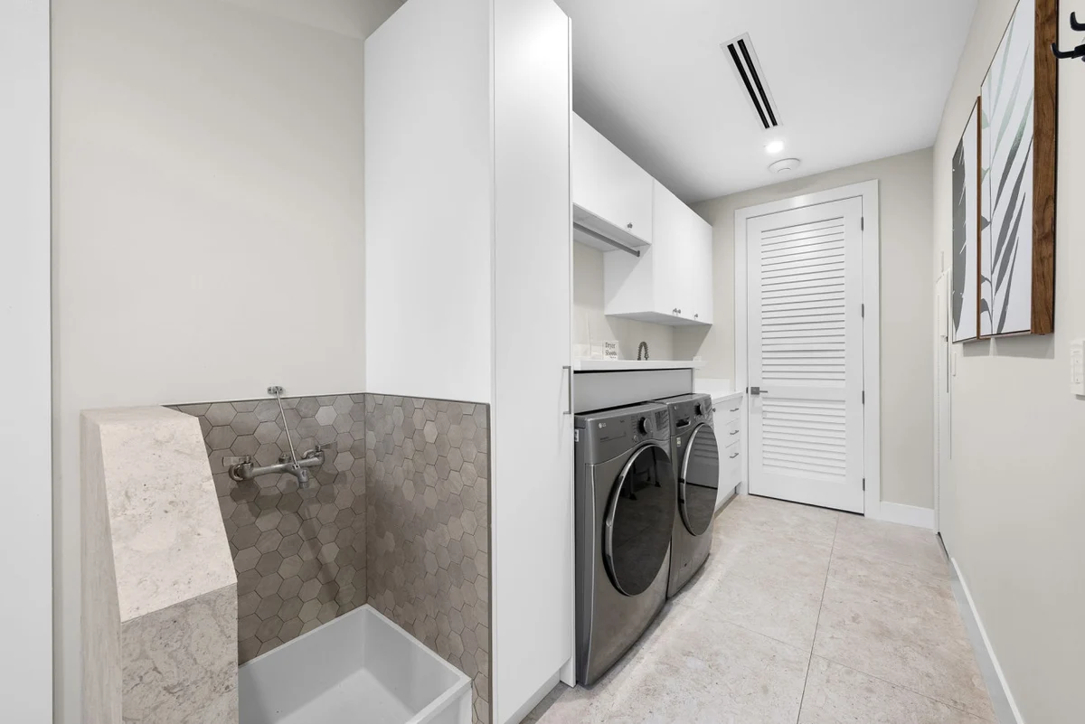 Brand new Villa with Pool/Jacuzzi/GameRoom #146