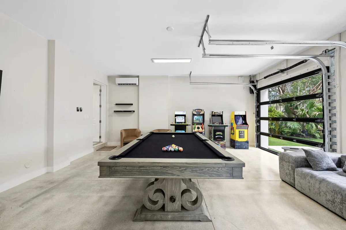 Brand new Villa with Pool/Jacuzzi/GameRoom #121