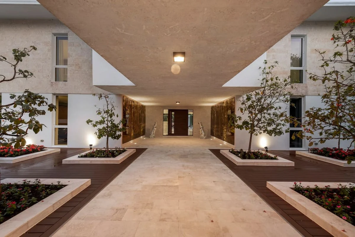 New Modern Estate, Pool / Jacuzzi / GYM / Media Room #95