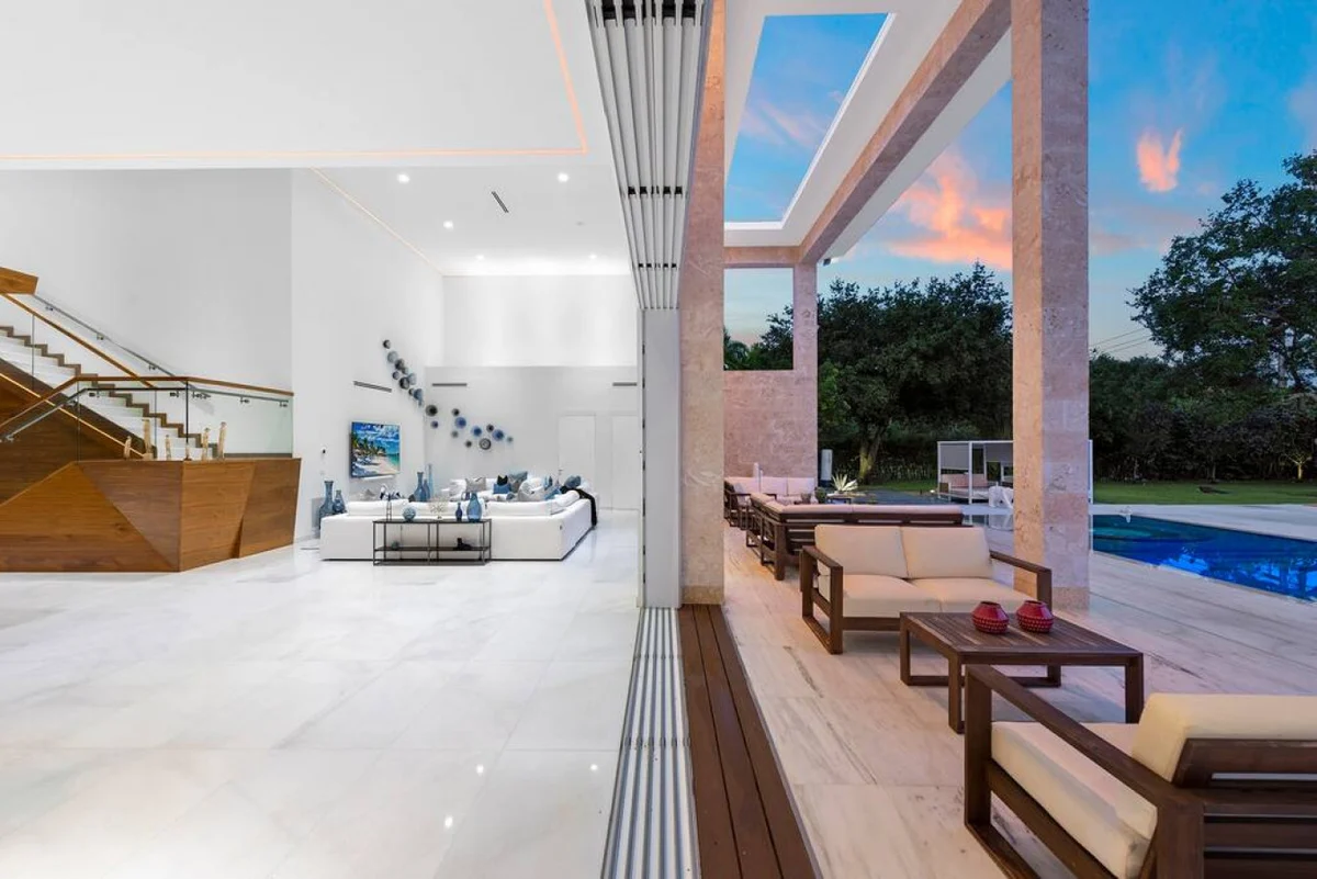 New Modern Estate, Pool / Jacuzzi / GYM / Media Room #117