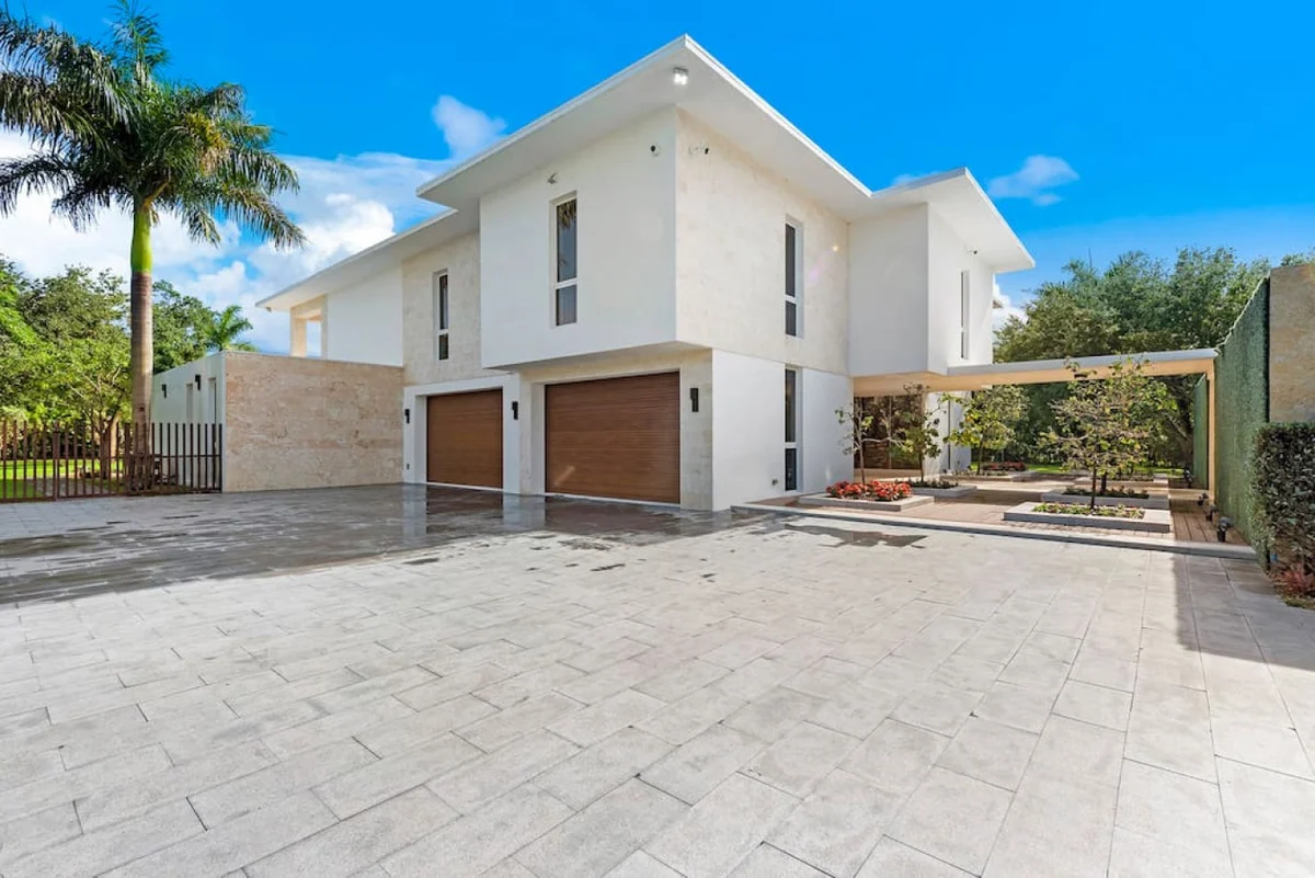 New Modern Estate, Pool / Jacuzzi / GYM / Media Room #110