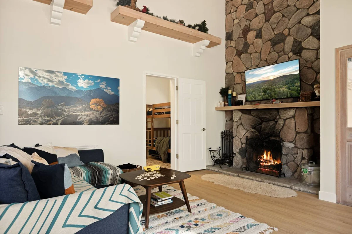 2BR Acorn Cottage w Fireplace, Hot Tub & BBQ #66