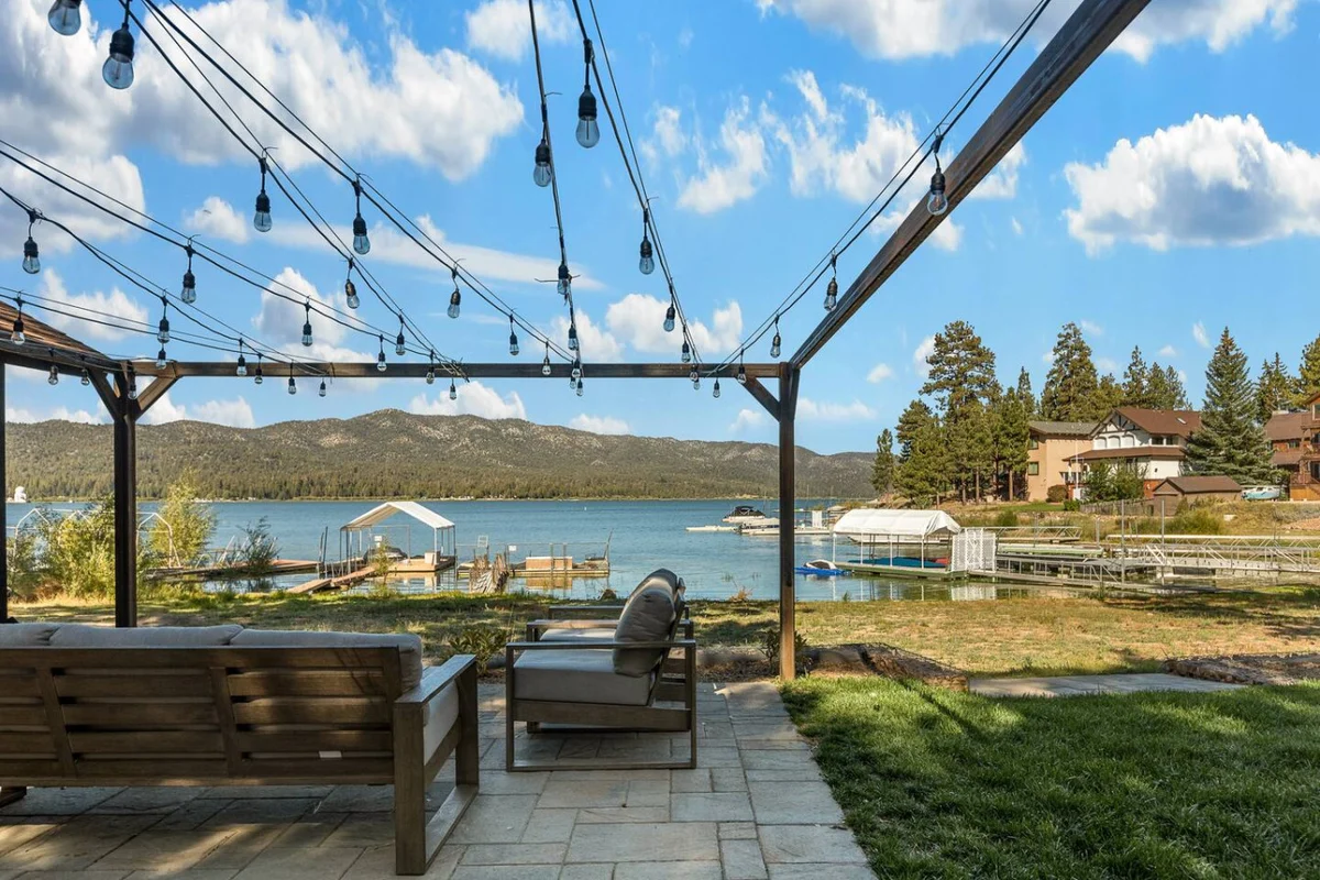 Luxury Lakefront Escape w Firepit and Private Dock #91