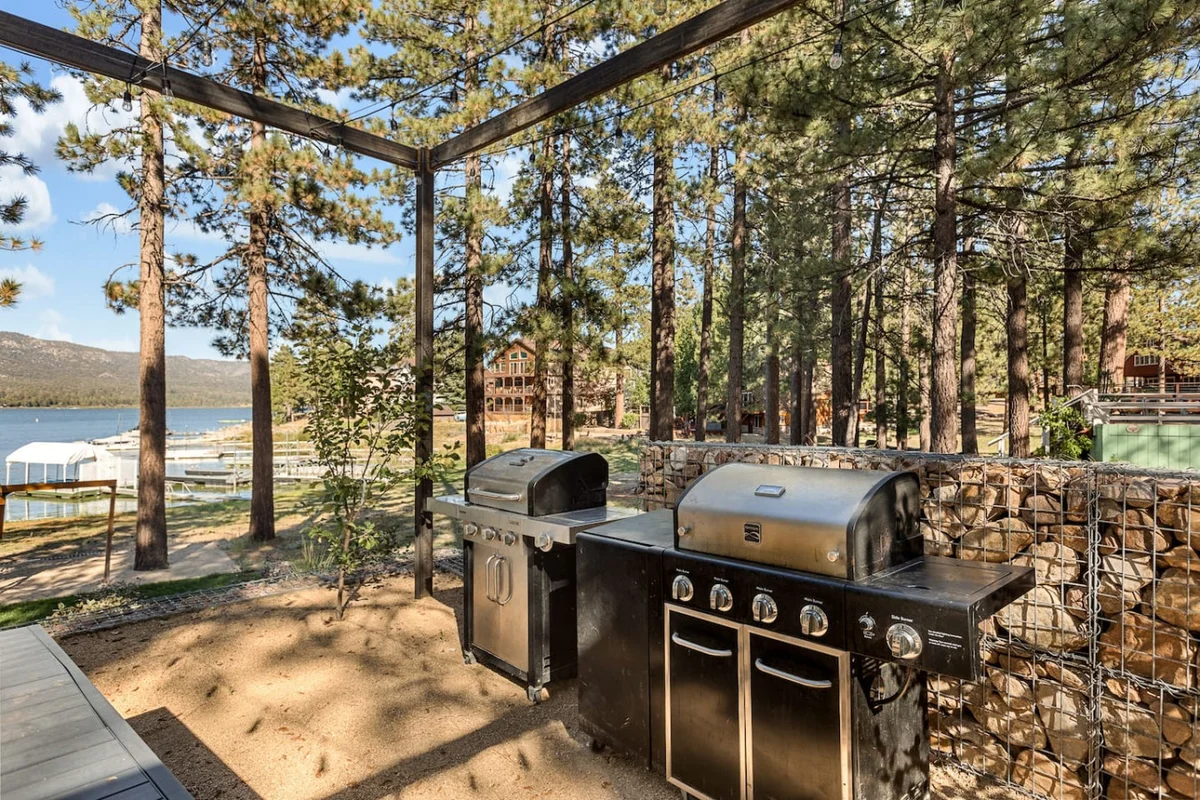 Luxury Lakefront Escape w Firepit and Private Dock #109
