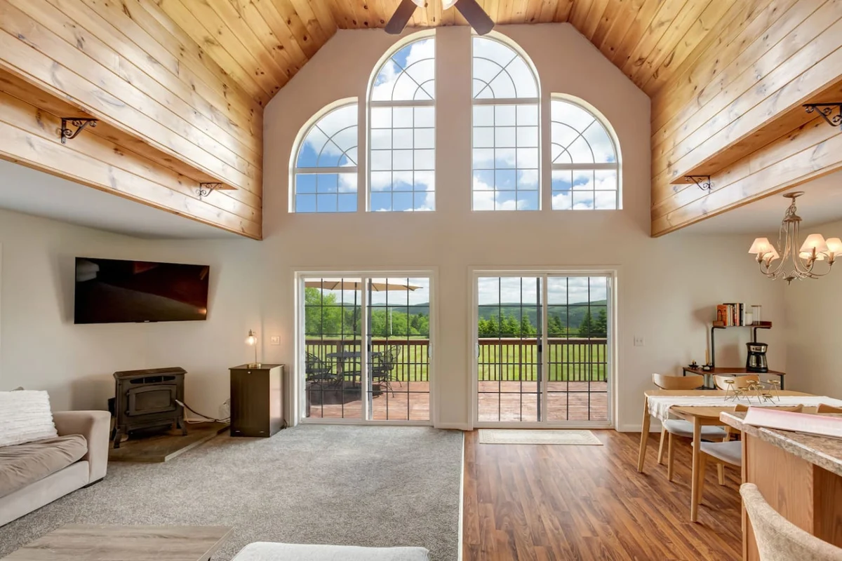 Cozy Catskills • Panoramic Views & Year-Round Fun #121