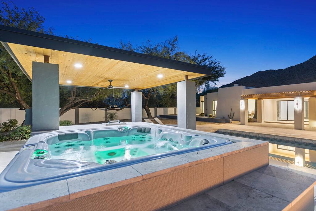 Wander Paradise Valley Vista