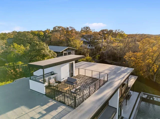 Wander Austin Oakhaven #112