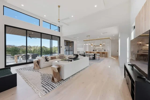 Wander Austin Oakhaven #156