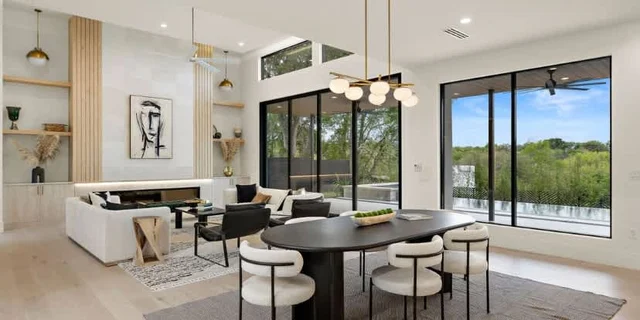 Wander Austin Oakhaven #111