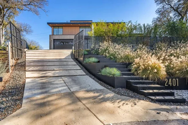 Wander Austin Oakhaven #145