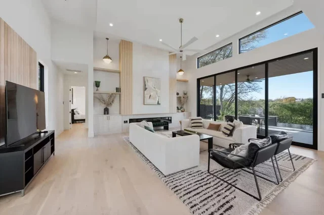 Wander Austin Oakhaven #129