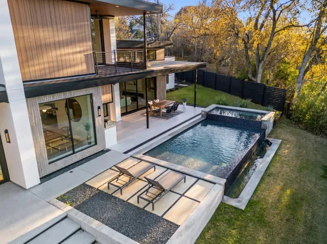 Wander Austin Oakhaven #136