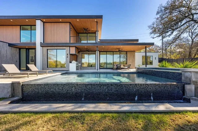 Wander Austin Oakhaven #125