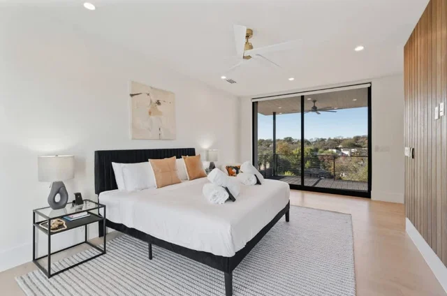 Wander Austin Oakhaven #154