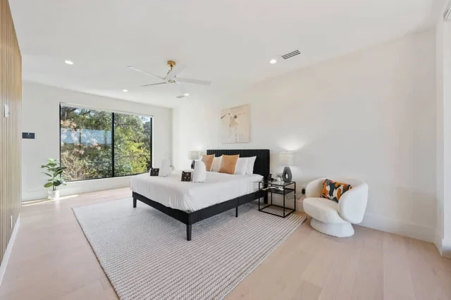 Wander Austin Oakhaven #122