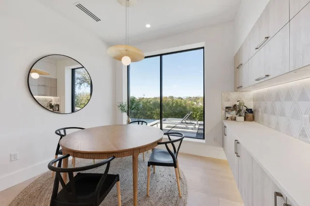 Wander Austin Oakhaven #132