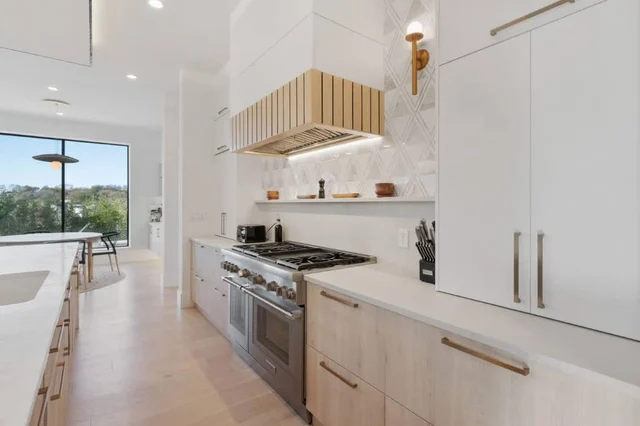 Wander Austin Oakhaven #116